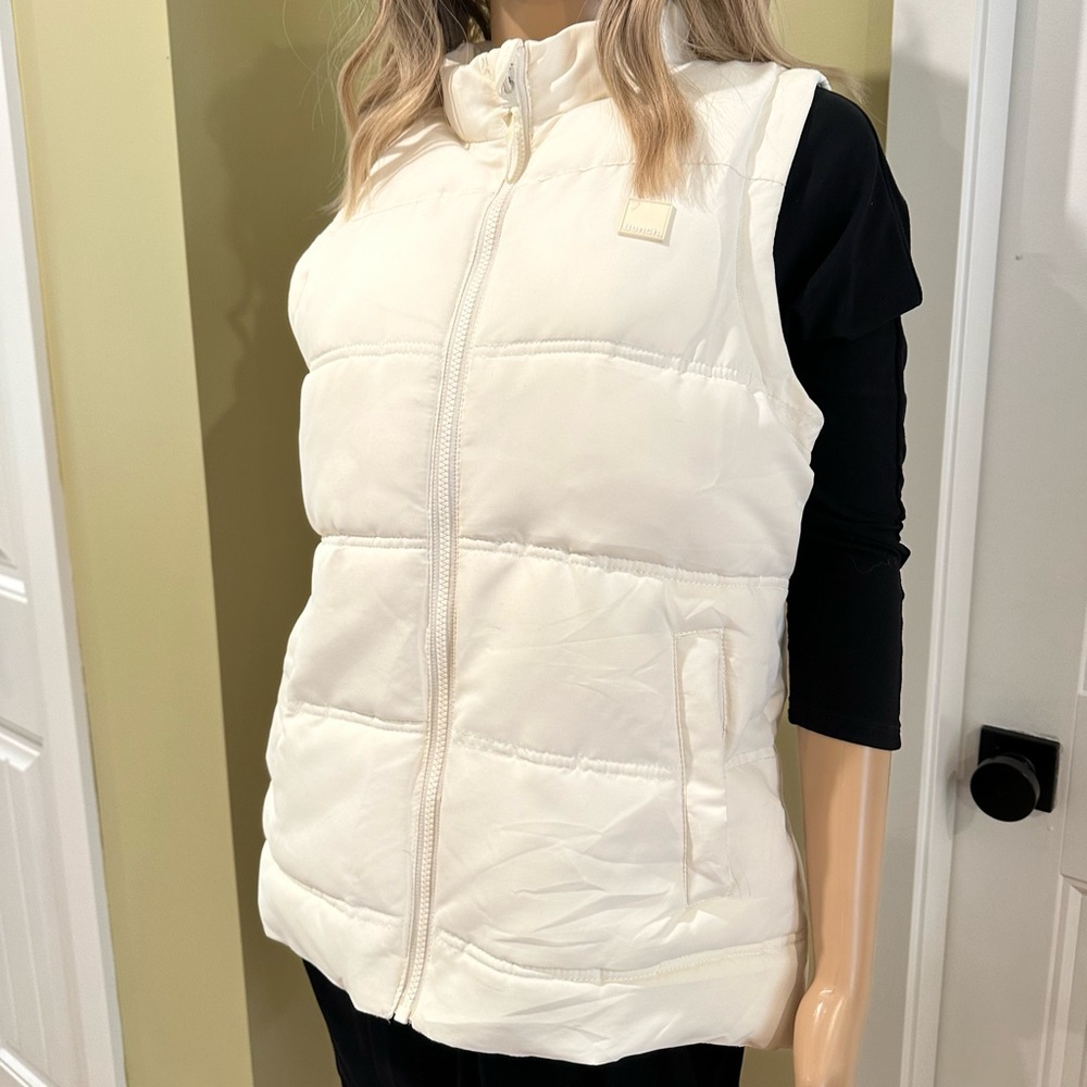 Bench Women's White Puffer Vest - Picture 2 of 10